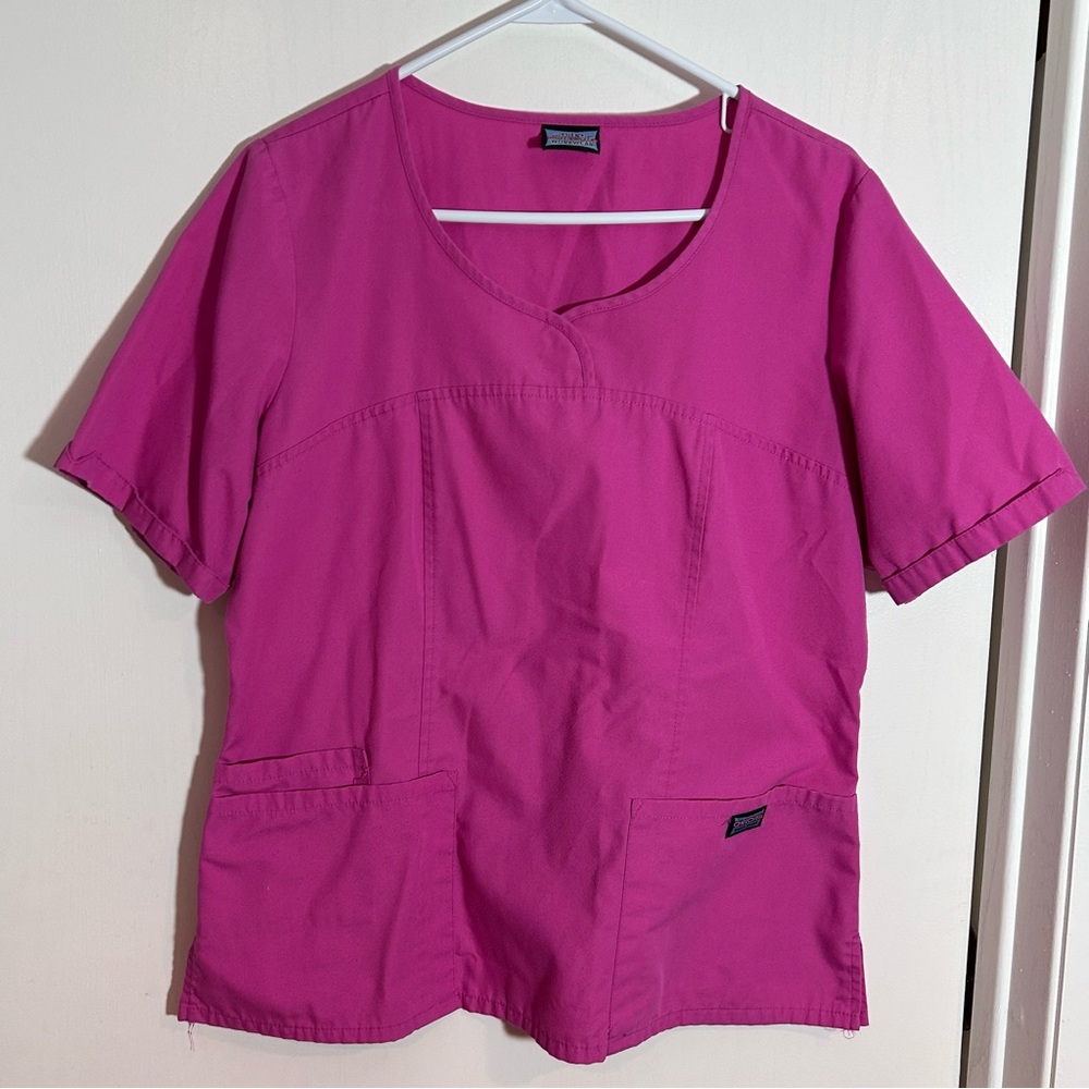 Cherokee Workwear‎ pink scrub top medium